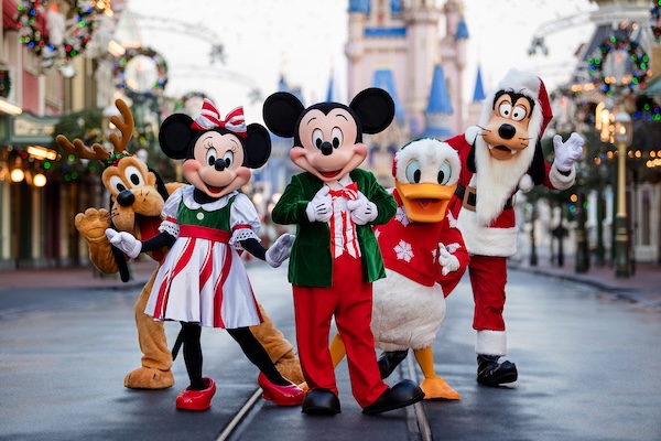 Experience the Magic of the Holidays at Walt Disney World